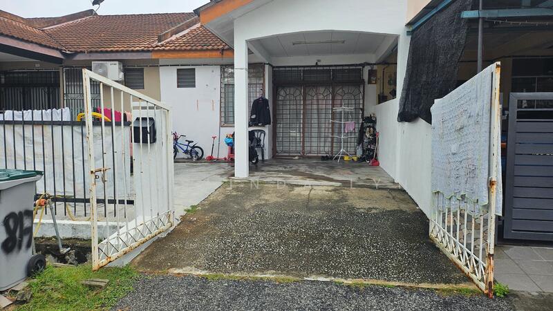 Rumah Teres untuk Dijual di Taman Politeknik (Telok Kemang) - Roslinda Lyn - Exterior - PropertyGuru.com.my