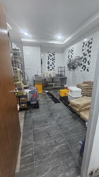Shop for Rent in Bukit Jelutong (Shah Alam) - Azuwan Dol - Kitchen - PropertyGuru.com.my