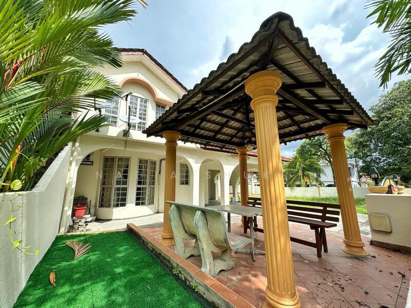 Rumah Berkembar untuk Dijual di Seksyen 9 (Shah Alam) - Nadia Shukri - Exterior - PropertyGuru.com.my