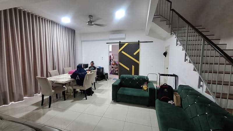 Rumah Teres untuk Dijual di Shah Alam (Selangor) - Shaiful Rudy - Living Room - PropertyGuru.com.my