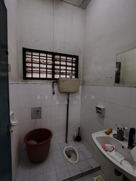 Rumah Teres 1-Tingkat untuk Dijual di Taman Dasa (Kulai) - Bee Chin Ang - Bathroom - PropertyGuru.com.my