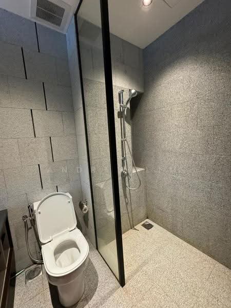 Service Residence for Sale at Scarletz Suites @ KL City Centre - Andrew Lim - Bathroom - PropertyGuru.com.my