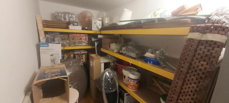 Store-5'x10' (separate title)
