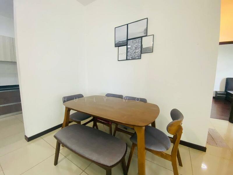 Kediaman Servis untuk Disewa di Molek Regency - Huily Woon - Dining Room - PropertyGuru.com.my