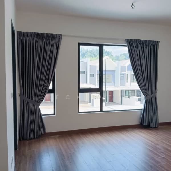 Rumah Teres 2 Tingkat untuk Dijual di Sierra Ukay (Ampang) - Teck Wee - Living Room - PropertyGuru.com.my