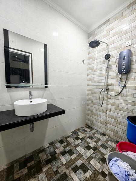 Rumah Teres 1-Tingkat untuk Dijual di Bandar Putra Permai (Seri Kembangan) - Chow Kok Toong - Bathroom - PropertyGuru.com.my