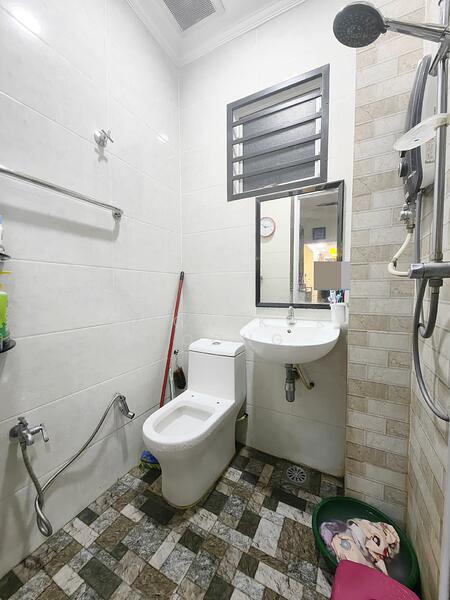 Rumah Teres 1-Tingkat untuk Dijual di Bandar Putra Permai (Seri Kembangan) - Chow Kok Toong - Bathroom - PropertyGuru.com.my