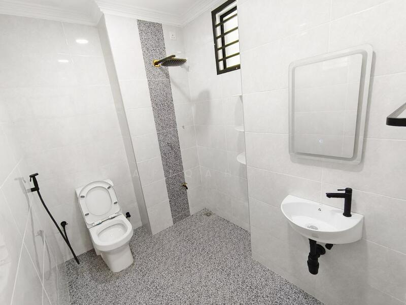 Untuk Dijual - Bukit Jelutong Jalan Serambi