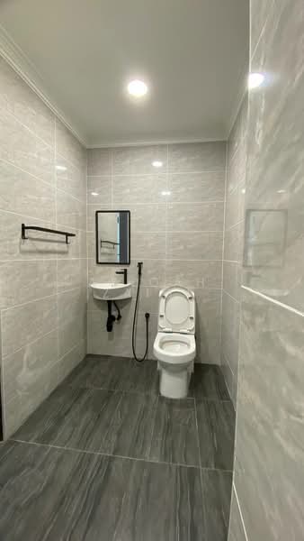 2-storey Terraced House for Sale in Bukit Jelutong (Shah Alam) - Afiqah zaidi - Bathroom - PropertyGuru.com.my