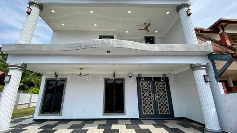 2-storey Terraced House for Sale in Bukit Jelutong (Shah Alam) - Afiqah zaidi - Exterior - PropertyGuru.com.my
