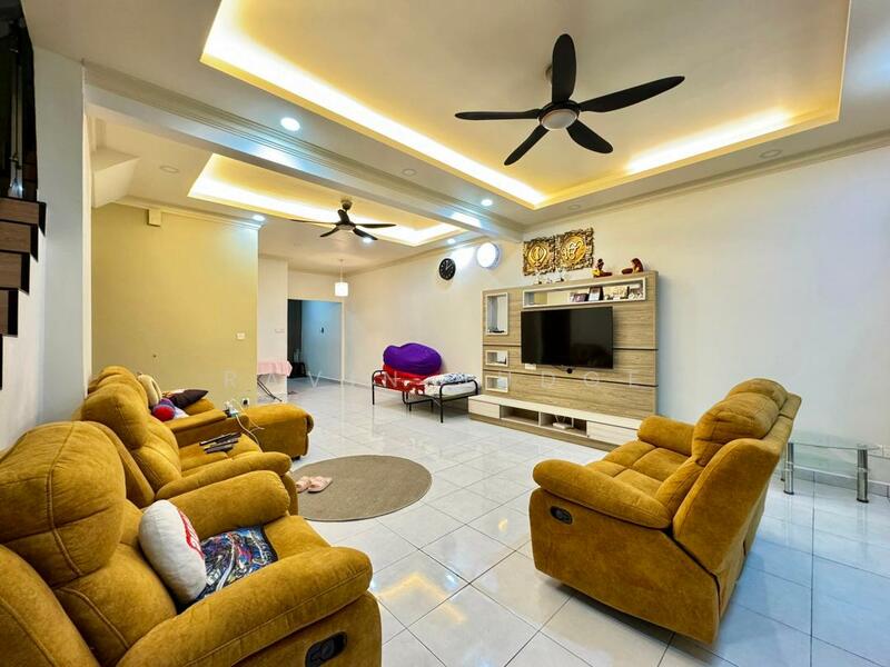2-storey Terraced House for Sale in Puncak Alam (Selangor) - Ravin Judge - Living Room - PropertyGuru.com.my
