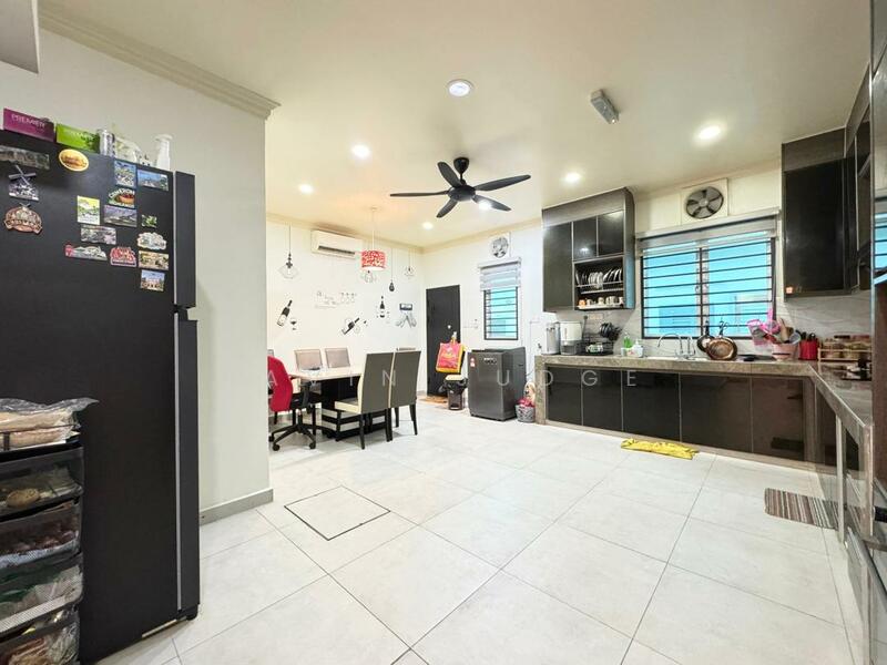 2-storey Terraced House for Sale in Puncak Alam (Selangor) - Ravin Judge - Kitchen - PropertyGuru.com.my