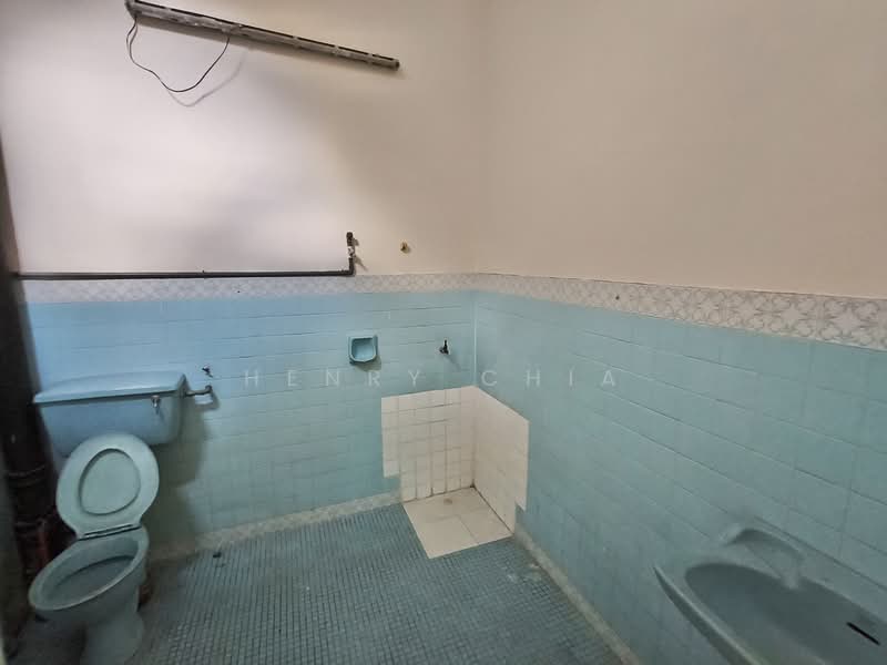 Rumah Teres 2 Tingkat untuk Dijual di Taman Connaught (Cheras) - Henry Chia - Bathroom - PropertyGuru.com.my