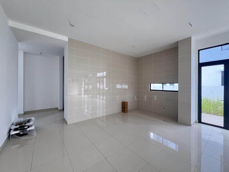 DRY KITCHEN