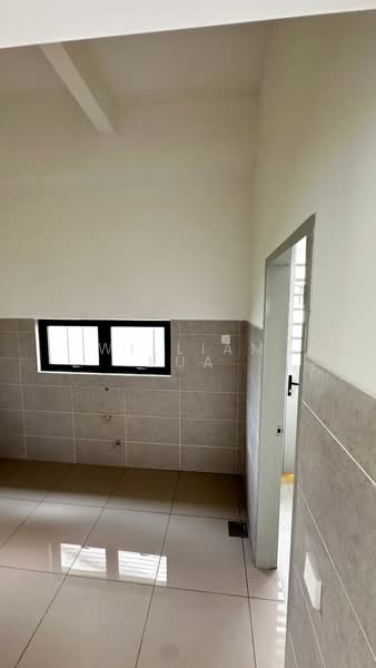 Sejati Lakeside 2 untuk Untuk Dijual - RM 1,750,000, Mac 2026 - Kitchen - PropertyGuru.com.my