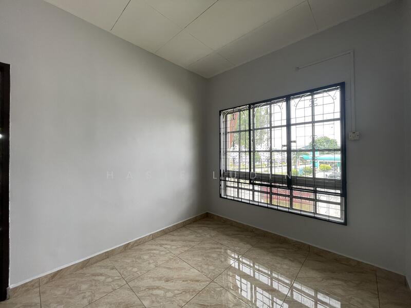 Untuk Disewa - Jalan Cenderawasih, P9A/3, Presinct 9