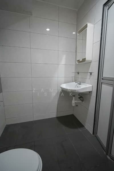 Condominium for Sale at Sri Angsana Hilir - Zamani Ishak - Bathroom - PropertyGuru.com.my