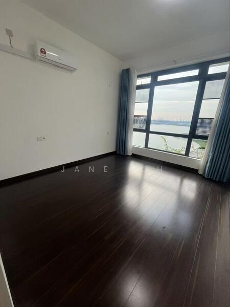 Empty room