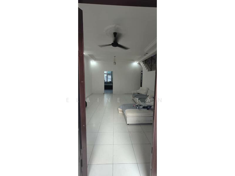 Untuk Disewa - Taman Larkin