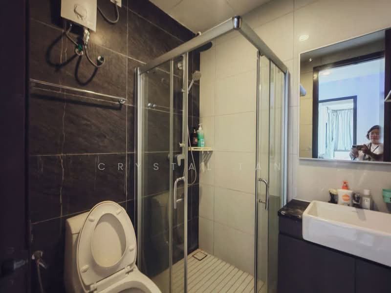 Condominium for Sale at Royal Strand @ Country Garden Danga Bay - Crystal Tan - Bathroom - PropertyGuru.com.my