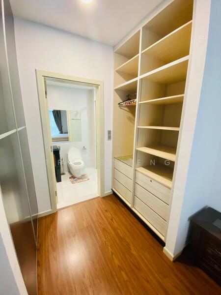 Master Built-In Wardrobe