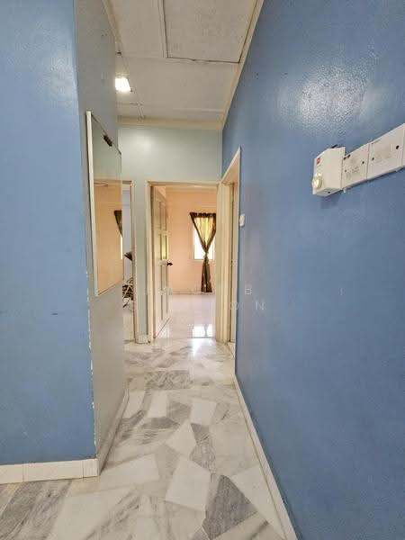 Rumah Flat untuk Disewa di Taman Sri Sentosa - Jacob Simmon - Corridor - PropertyGuru.com.my