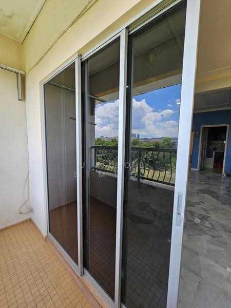 Rumah Flat untuk Disewa di Taman Sri Sentosa - Jacob Simmon - Balcony - PropertyGuru.com.my