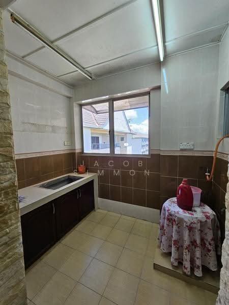 Rumah Flat untuk Disewa di Taman Sri Sentosa - Jacob Simmon - Kitchen - PropertyGuru.com.my