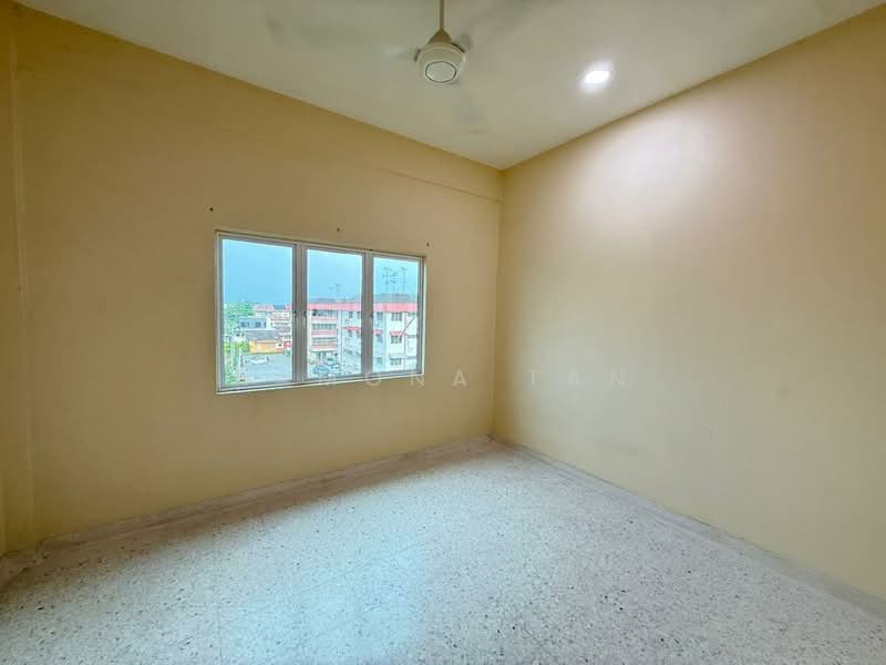 Flat for Sale at Rumah Pangsa Bukit Senjuang - Ramona Tan - Interior - PropertyGuru.com.my