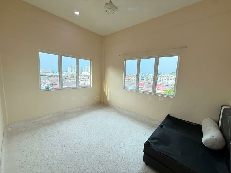 Flat for Sale at Rumah Pangsa Bukit Senjuang - Ramona Tan - Interior - PropertyGuru.com.my