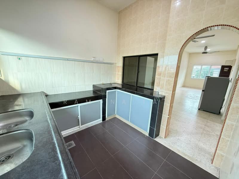 Flat for Sale at Rumah Pangsa Bukit Senjuang - Ramona Tan - Kitchen - PropertyGuru.com.my