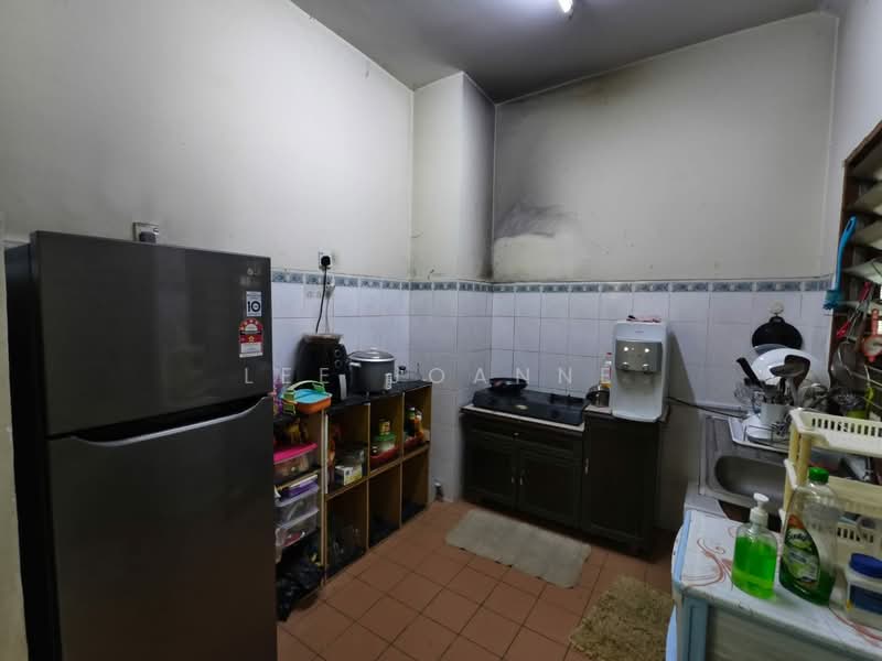 Apartment for Sale at Apartment Sri Ara - Lee Joanne - Kitchen - PropertyGuru.com.my