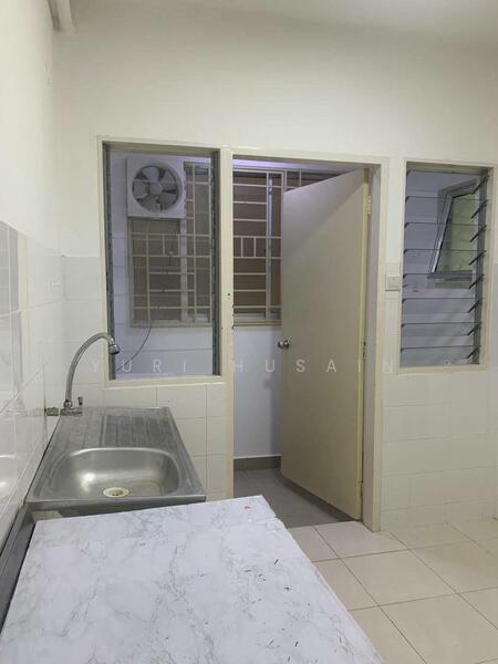 Pangsapuri untuk Dijual di Pangsapuri Seri Mutiara - YURI HUSAIN - Kitchen - PropertyGuru.com.my