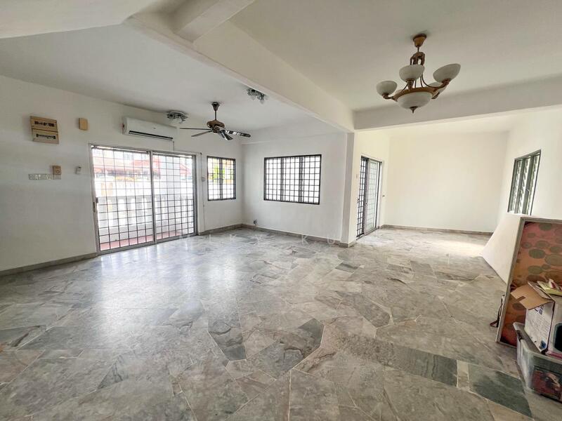 2-storey Terraced House for Sale in Bandar Tun Hussein Onn (Cheras) - Miky Kum - Living Room - PropertyGuru.com.my