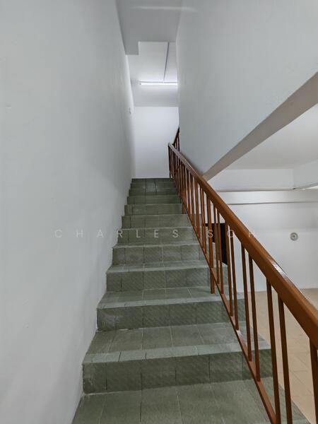 Rumah Teres untuk Dijual di Taman Nanyang (Batu) - Charles Soh - Corridor - PropertyGuru.com.my
