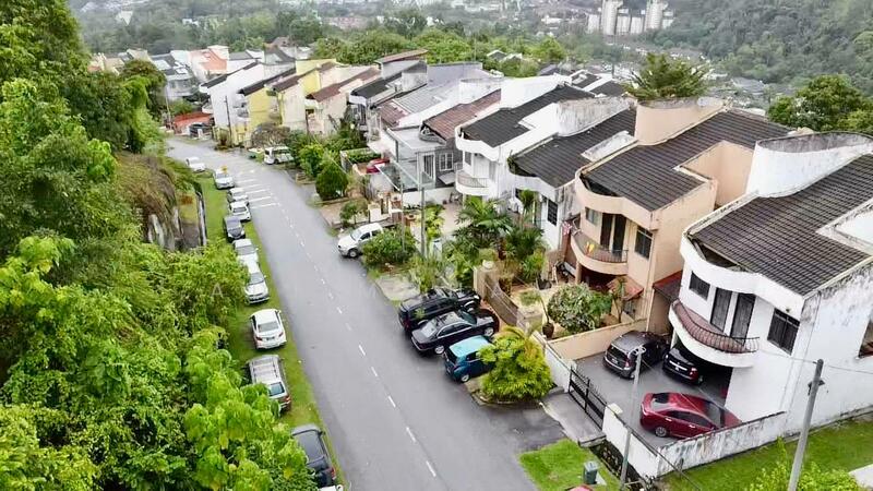 End Lot. Facing Greenery