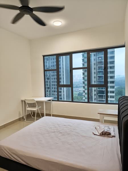 Kediaman Servis untuk Dijual di Twin Residences - Terry Yee - Bedroom - PropertyGuru.com.my