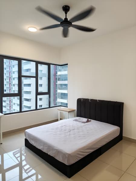 Kediaman Servis untuk Dijual di Twin Residences - Terry Yee - Bedroom - PropertyGuru.com.my