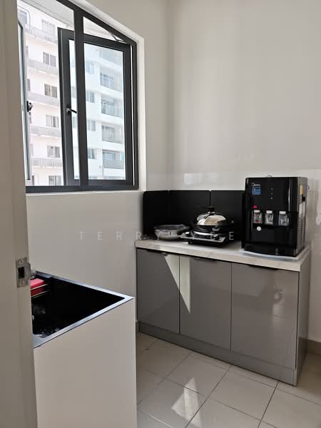Kediaman Servis untuk Dijual di Twin Residences - Terry Yee - Kitchen - PropertyGuru.com.my