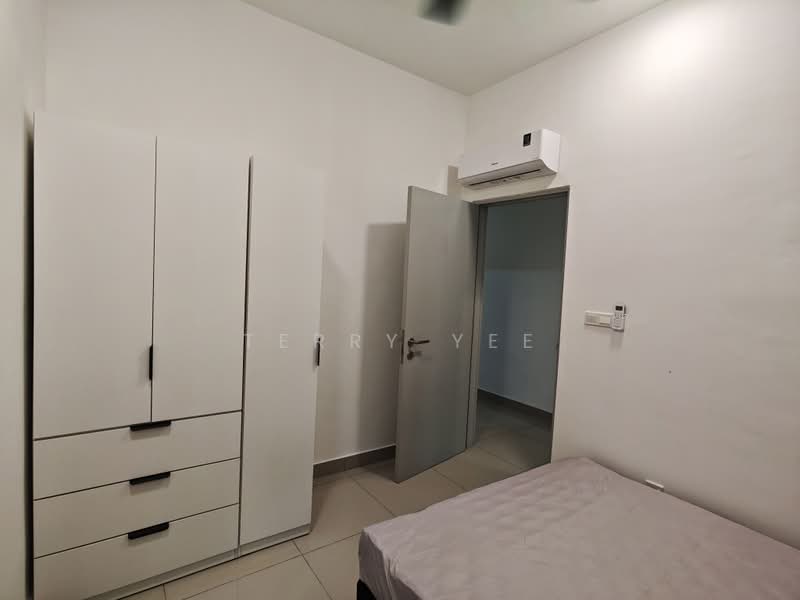 Kediaman Servis untuk Dijual di Twin Residences - Terry Yee - Bedroom - PropertyGuru.com.my