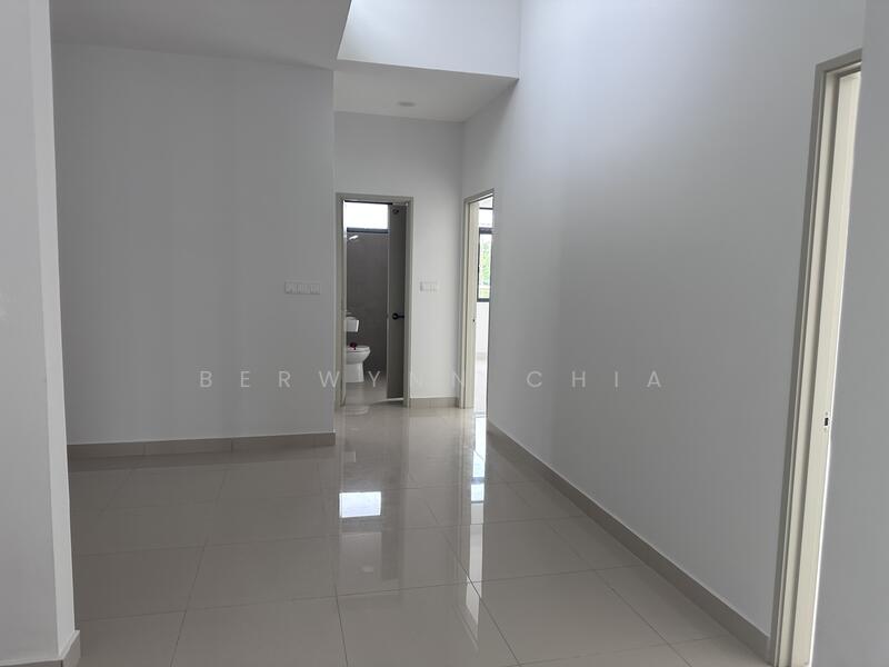 Semi-Detached House for Sale in Lakeside Residences (Puchong) - Berwynn Chia - Corridor - PropertyGuru.com.my