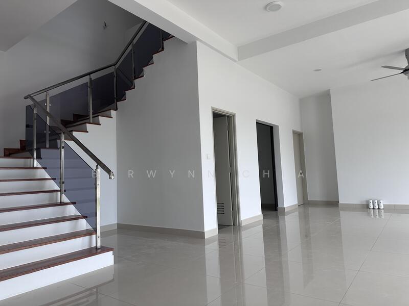 Semi-Detached House for Sale in Lakeside Residences (Puchong) - Berwynn Chia - Entrance - PropertyGuru.com.my