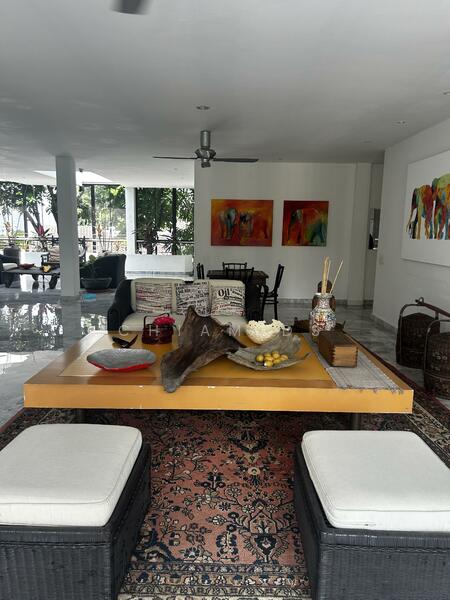 3rd living area