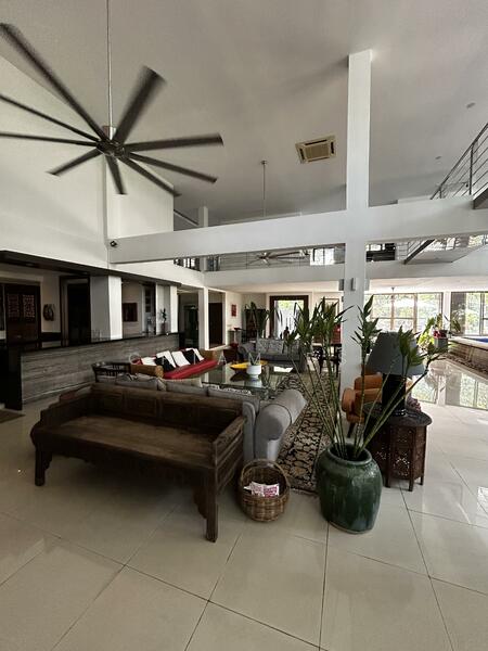 Main living (Entertainment area)