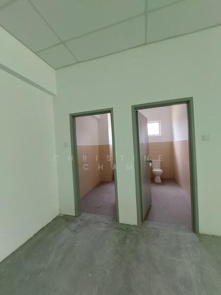 Detached Factory for Sale in Kampung Lukut (Kota Tinggi) - Christine Cham - Bathroom - PropertyGuru.com.my