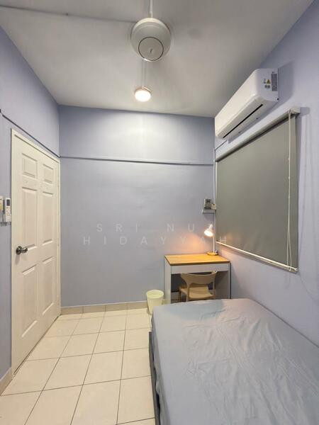 Small Bedroom 4