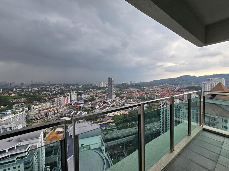Kediaman Servis untuk Disewa di Ooak Serviced Apartments @ Kiara 163 - John Lam - Balcony - PropertyGuru.com.my