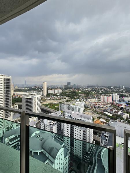 Kediaman Servis untuk Disewa di Ooak Serviced Apartments @ Kiara 163 - John Lam - Balcony - PropertyGuru.com.my