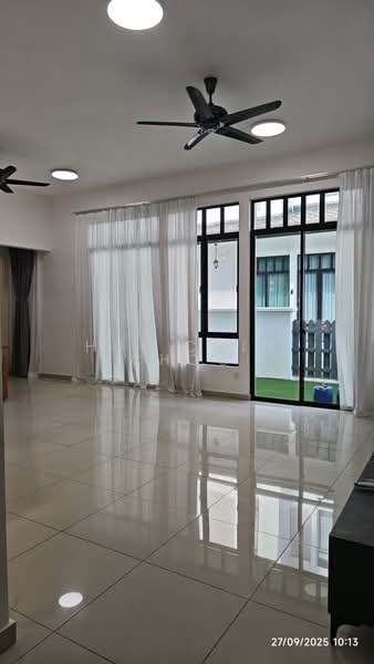 Cluster House for Sale in Eco Majestic (Semenyih) - Chris Choo - Living Room - PropertyGuru.com.my