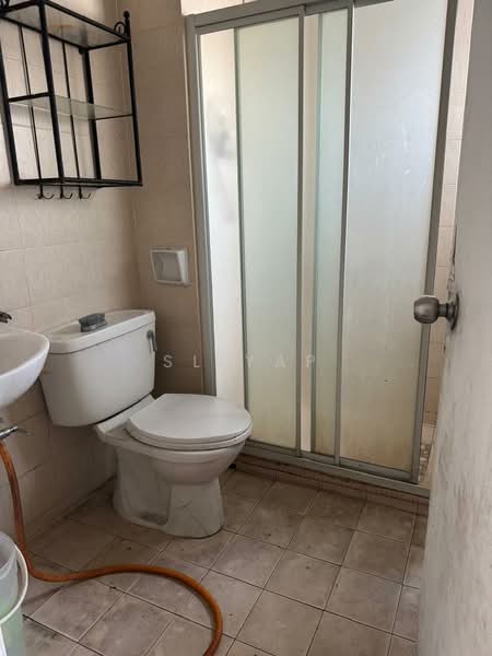 Kondominium untuk Dijual di Amadesa Resort Condominium - SL Yap - Bathroom - PropertyGuru.com.my